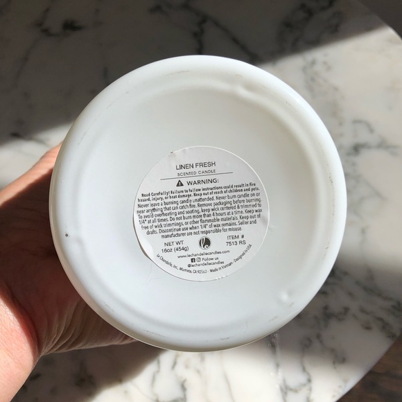 NWT Le Chandelle Candle HARD TO FIND Fresh Linen Scented Candle 16 oz - Picture 6 of 8